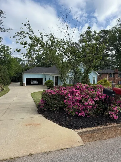 Walking distance from  Augusta Nationals - Image 1