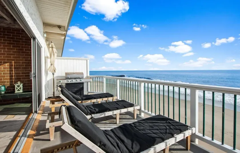 New Superior Malibu Road Oceanfront Townhouse PRIVATE BEACH - Image 1