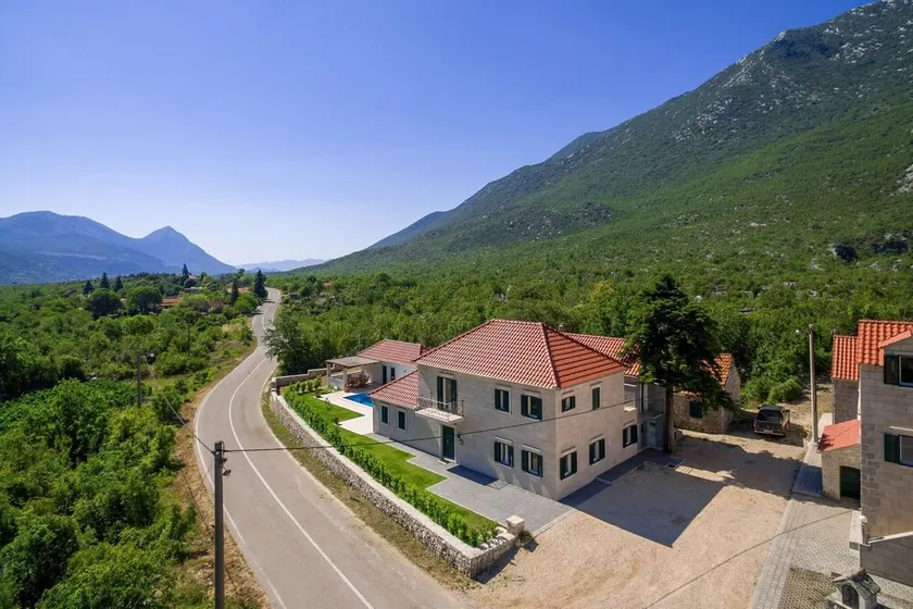 Villa in Croazia con Vista Montagna - Image 1