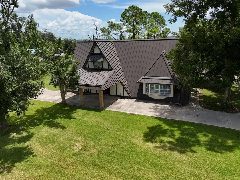 Paradise with Space  Dularge DeLight Sleeps 8 Houma by Falgout Marina - Image 1