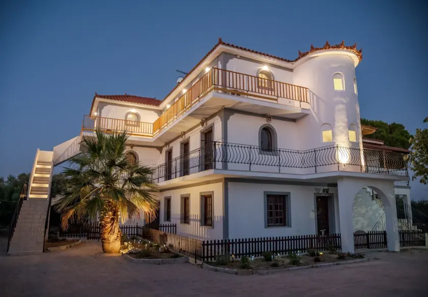 Restia tower apartments - Image 1