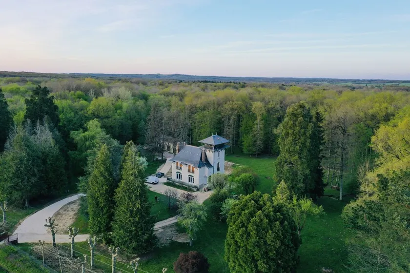 La maison Maroc, a house nestled in a 2-hectare park - Image 1
