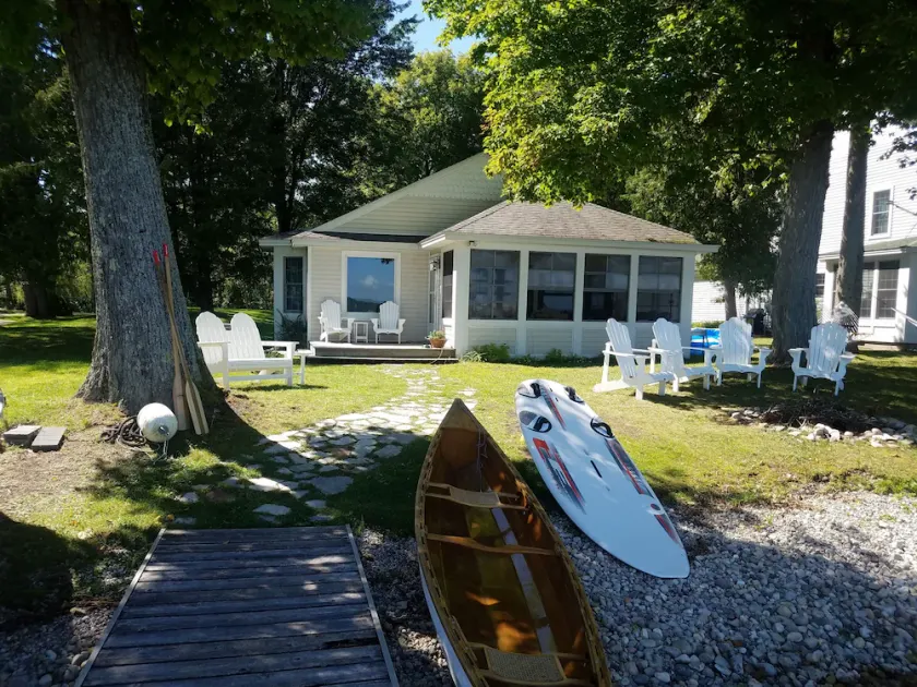Mullett Lake, Grandview Beach Lakefront Beauty - Image 1