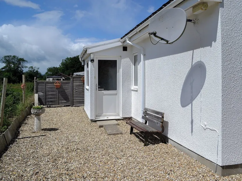1 bedroom accommodation in Isle Brewers, near Taunton - Image 1