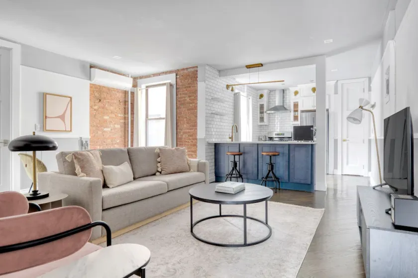 Rad Brooklyn Heights 3BR w/ Laundry, Bike Room & Elevator, by Blueground - Image 1