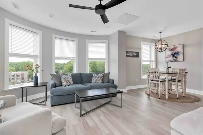 Happy Place - DT Fuquay, Top Floor, Best Skyline View - Image 1