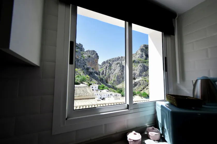 Rural house with views of the Cañón del Bailón  and in the centre of Zuheros. - Image 1
