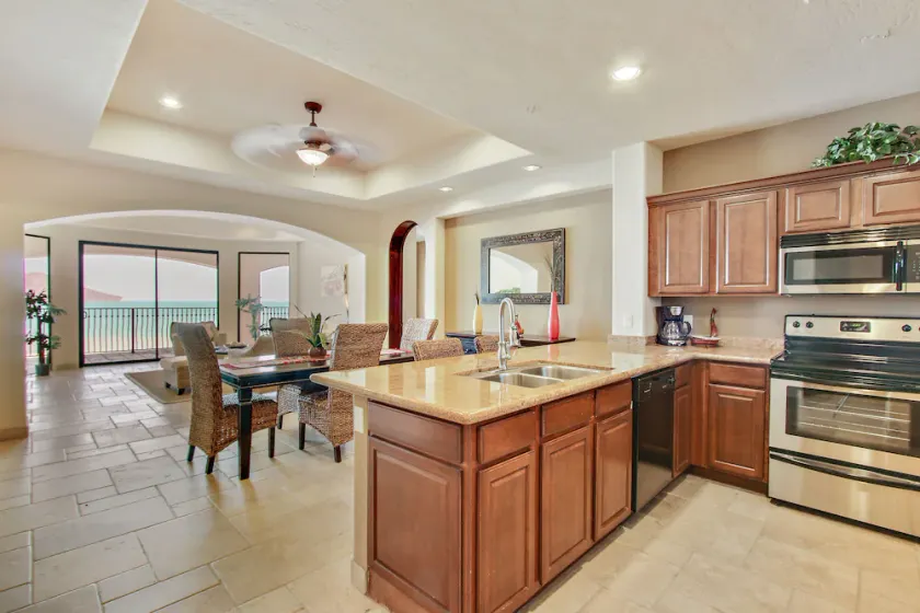 Ocean Front, Incredible View of the Sea of Cortez in the 4th Floor - Image 1