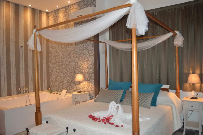 Suite med privat jacuzzi i bjergene - Image 1