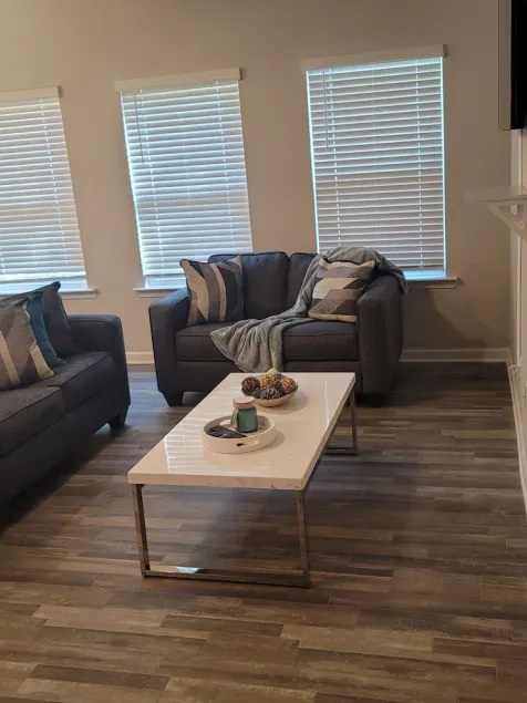 Cheerful Newly Built Townhome Minutes from Atlanta International Airport ✈ - Image 1