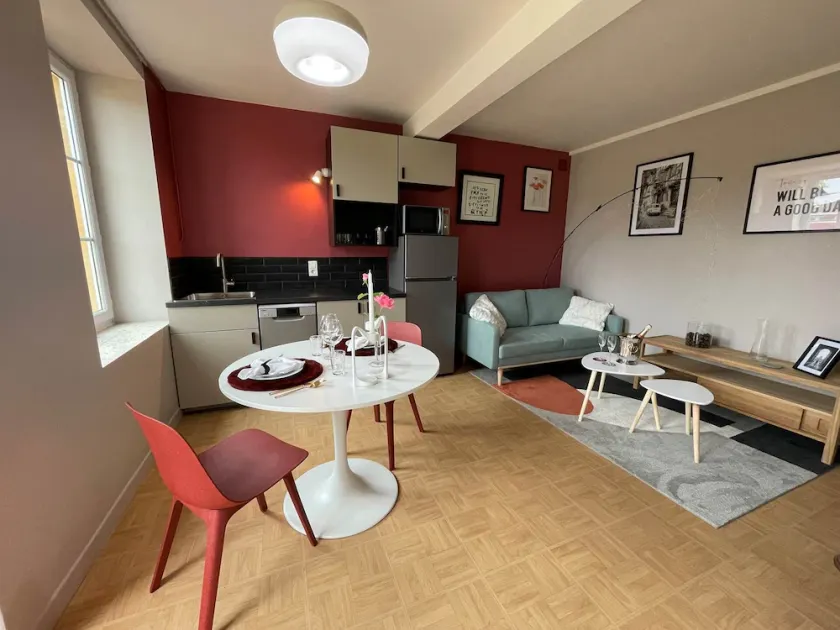 The Adelaide Boudoir, Charmant gîte avec lit king size et accès PMR - Image 1