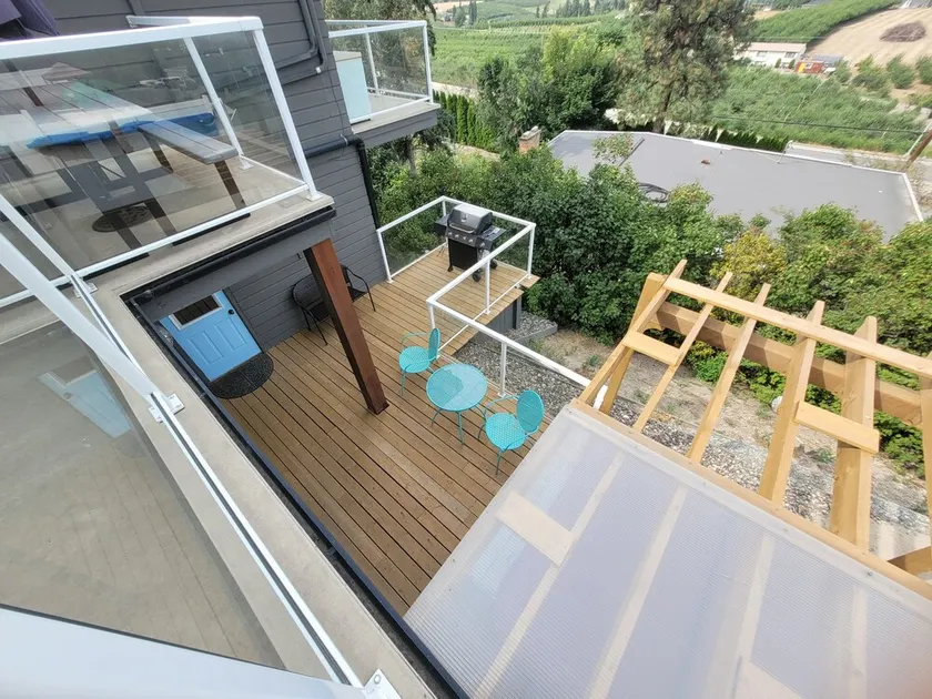 Goditi la vista sulla città Dalla tua piscina privata e vasca idromassaggio - Image 1