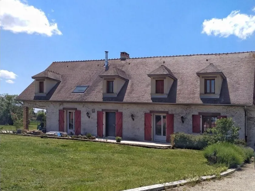 Gîte familial près de Vichy avec jardin et activités - Image 1