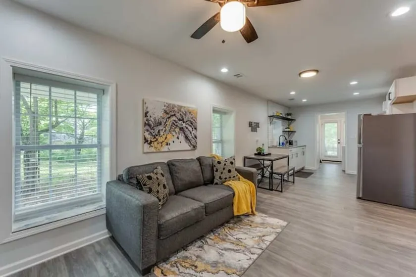 Haynie’s Hidden Getaway- 9mins from ATL airport! - Image 1