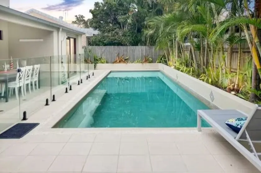 Mudjimba Oceanside Beach Retreat- 40 seconds from the water! - Image 1