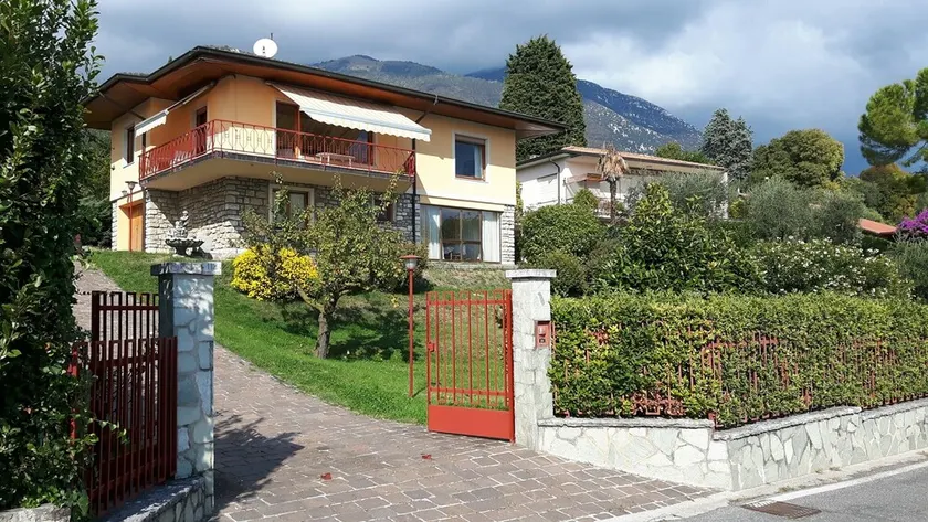 Romantic villa with a fantastic view of Lake Garda - Image 1