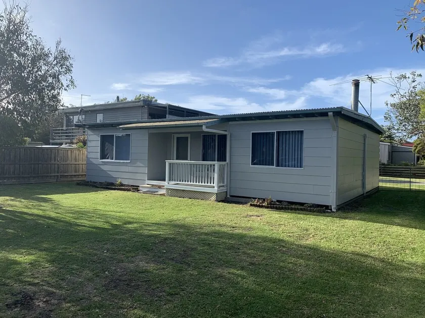 Cape Woolamai Beach House. 1km walk to cafe & surf beach & 300 mt  to the bay - Image 1