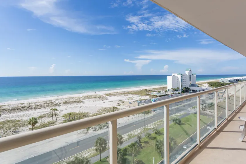Vues magnifiques sur le golfe depuis le balcon! - Image 1