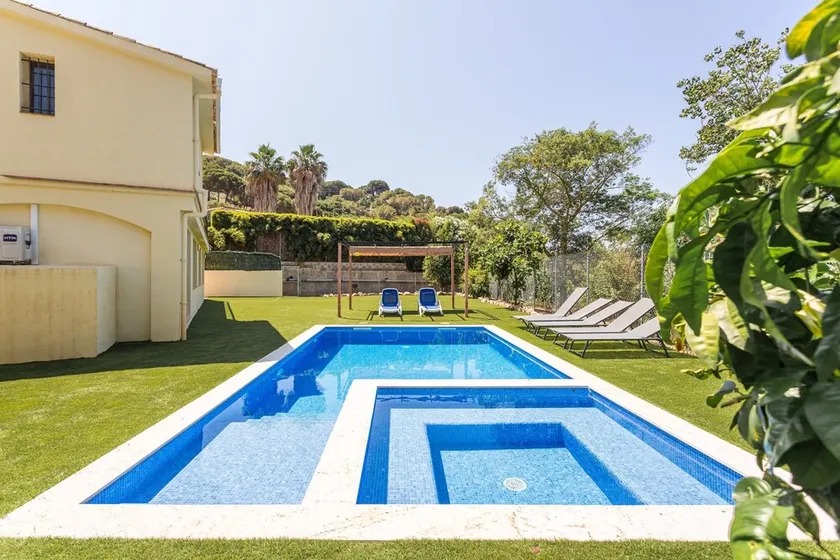 Maison de vacances 'Villa Jarana' avec vue sur la montagne, Wi-Fi et climatisation - Image 1