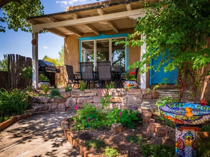 Walk to the Plaza, Beautiful Patio - Image 1