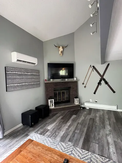 3BR Camelback Getaway - Minutes to Skiing, Waterparks & Mountain Adventures - Image 1