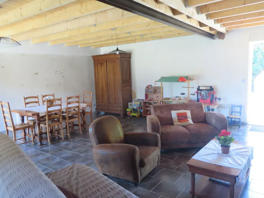 Una casa di campagna con uccelli. Ideale per famiglie e coppie natura. - Image 1