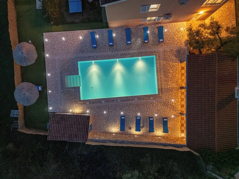 Smuk villa i en fantastisk beliggenhed, pool, have og fitnesscenter, gratis Wi-Fi - Image 1