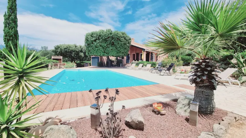 Hus med pool i området Cala Rossa - Image 1