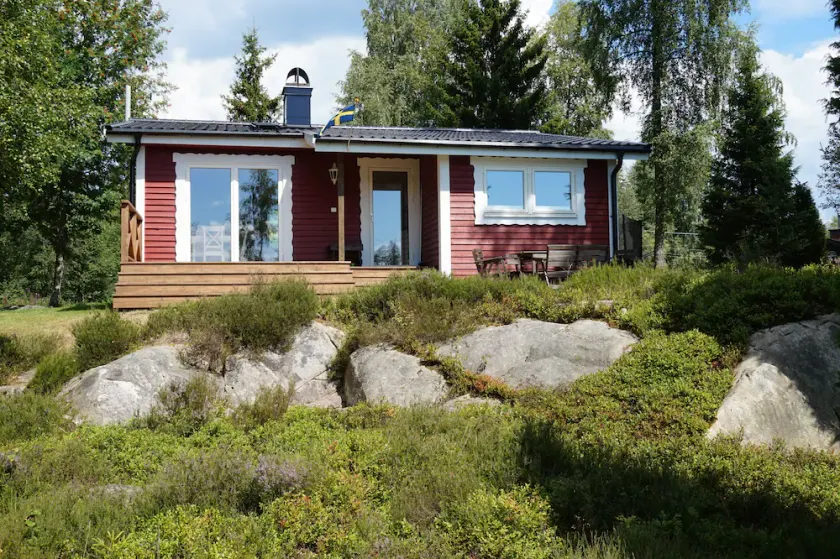 Ferielykke ved søen: Åröbo sommerhus - Image 1