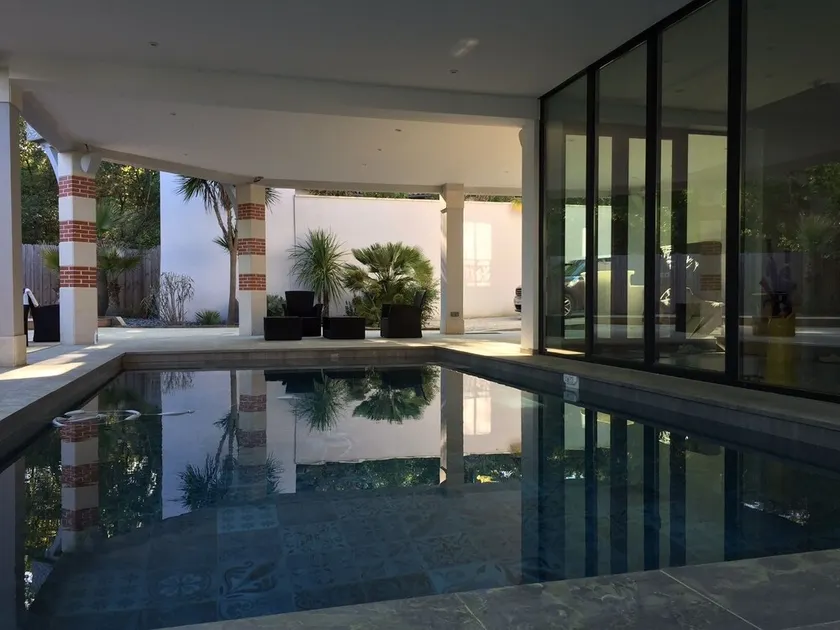 La Villa du Parc 350m2, Benefits and Privacy - Image 1