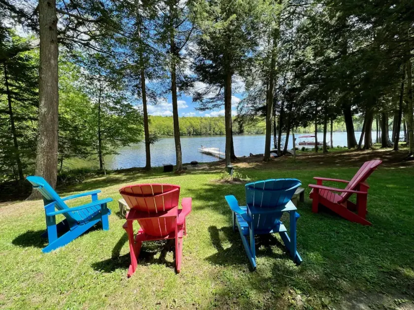 Lakehouse with 100ft of private waterfront on Lovejoy Pond - Image 1