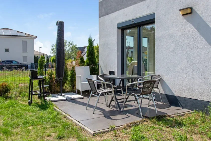 Villa di lusso di nuova costruzione con giardino, terrazza, aria condizionata e Wi-Fi - Image 1