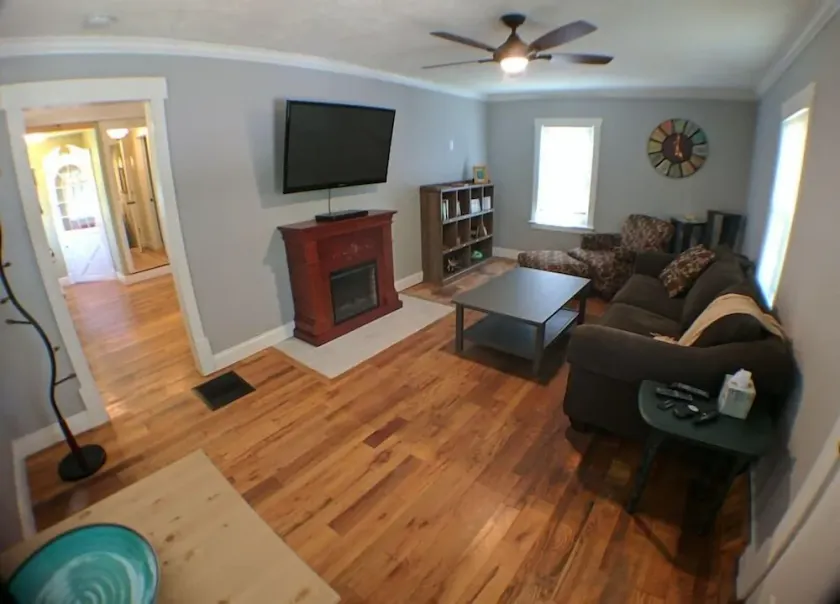 Harper, Two Bedroom House in Historic Loveland - Image 1