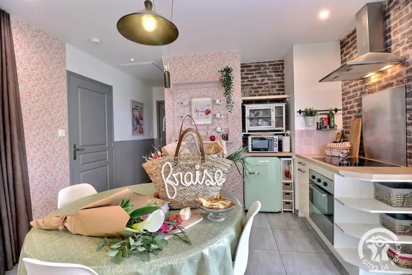 Fraise - Corps-nuds - Gîte - Image 1