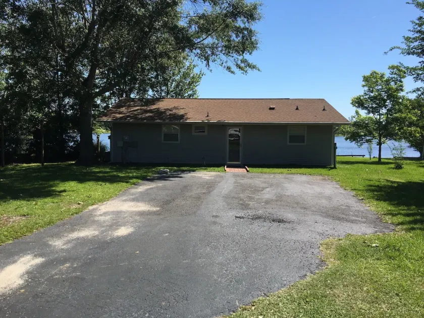 Relaxing lake house beautiful view, close to beaches, hiking, casinos, and NOLA. - Image 1