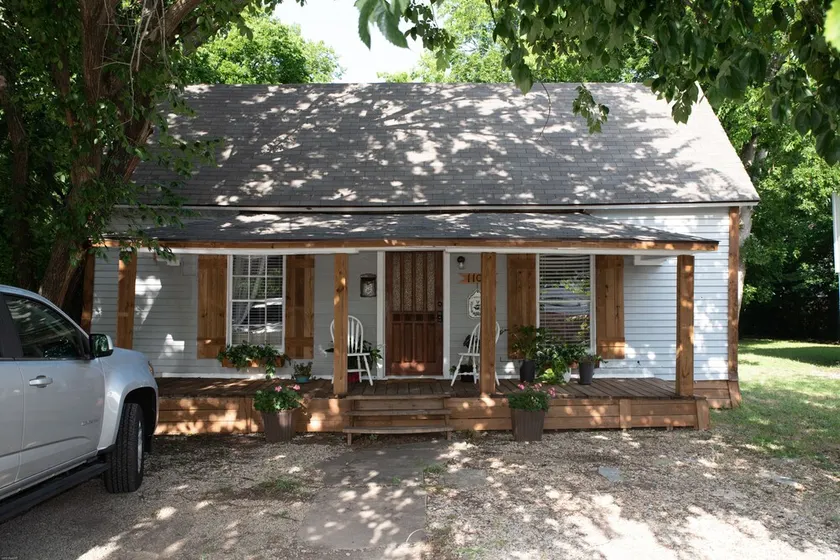 The Farm House sits on a large lot near downtown Mckinney - Image 1