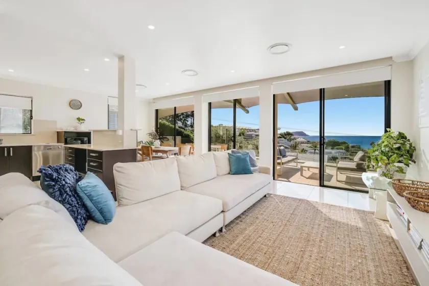 Amelie - Luxury, Beach View 3 Bedroom Condo  - 2 min walk to Terrigal Beach - Image 1