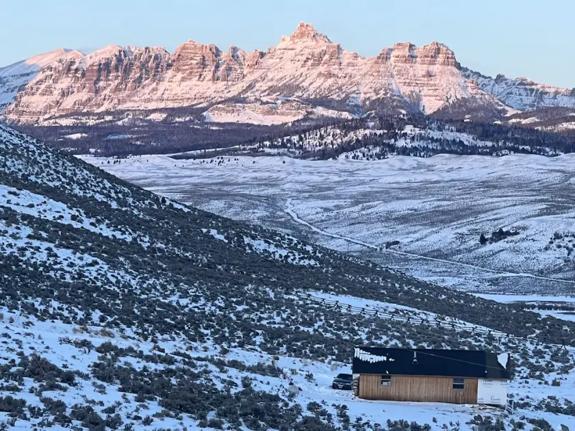 Togwotee Pass RamsHorn Peak Cabin + 15 Acres, Great view, Animal friendly. - Image 1