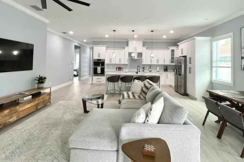 New Build 3BR Lux West Tampa House WALK To Stadium - Image 1