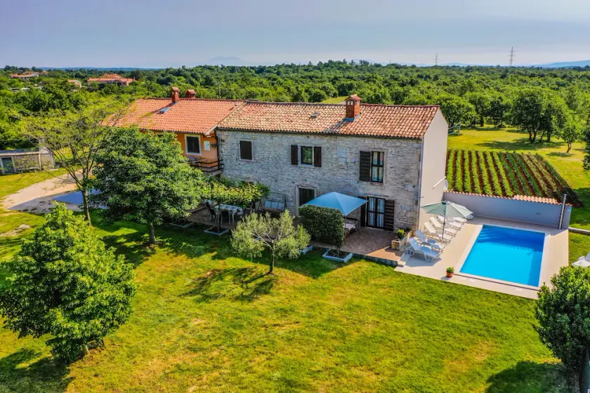 Casa vacanza con piscina privata nel villaggio Bulići - Image 1
