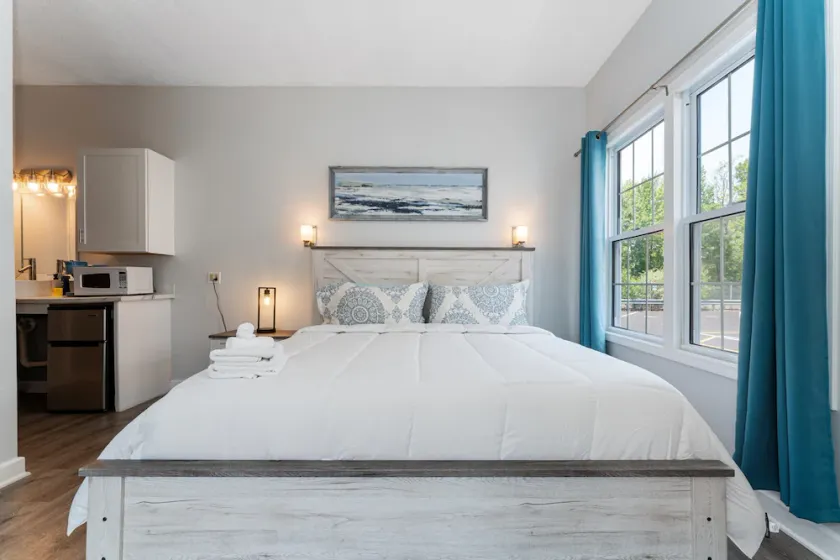 Seaside Suites - Image 1