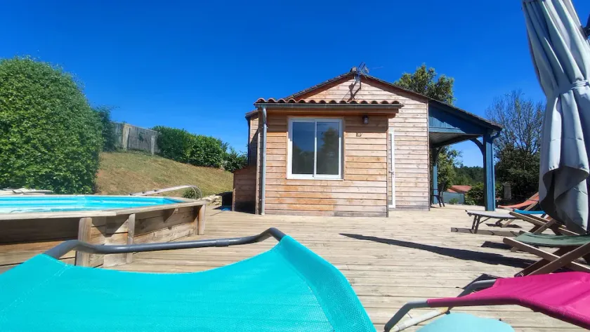 Private, fenced-in house with an above-ground, semi-inground pool and spa, 5 minutes from Sarlat - Image 1