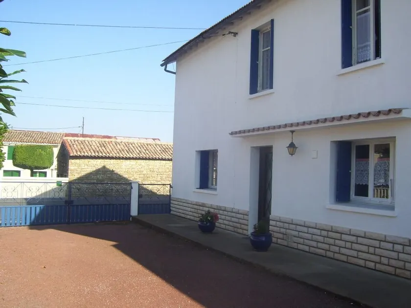 9 Guests - Pet Friendly in rural West France - Image 1