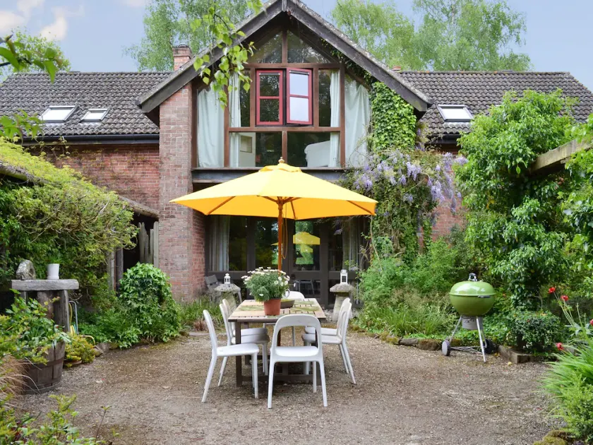 4 bedroom accommodation in Near Wareham - Image 1