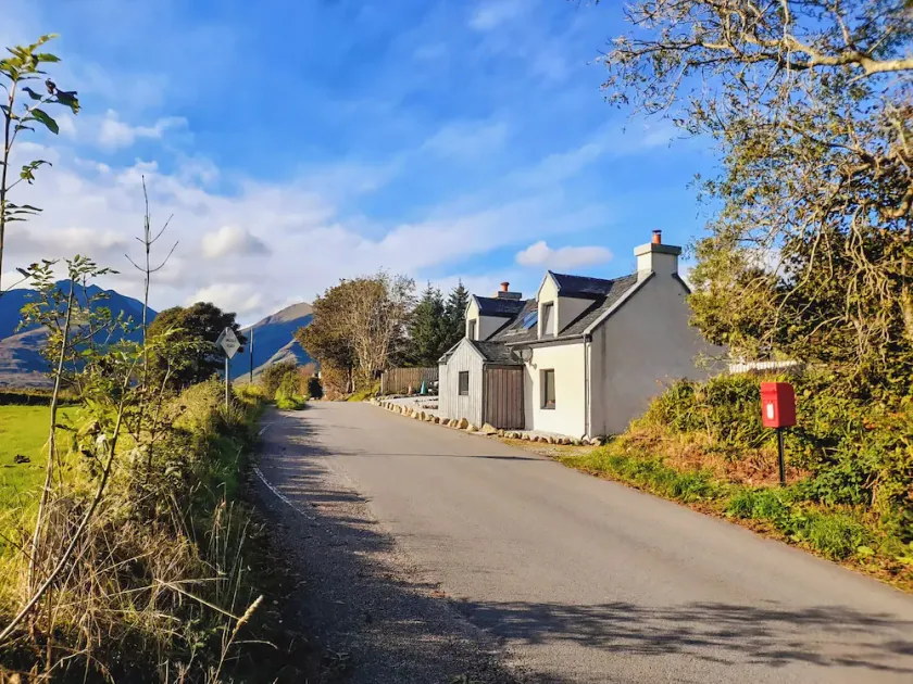 Alojamiento de 2 habitaciones en Torrin, Isle of Skye - Image 1