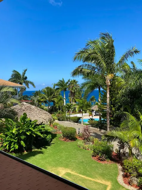 4BR Seafront Villa in Boscobel Direct Sea Access Coastal Living - Image 1