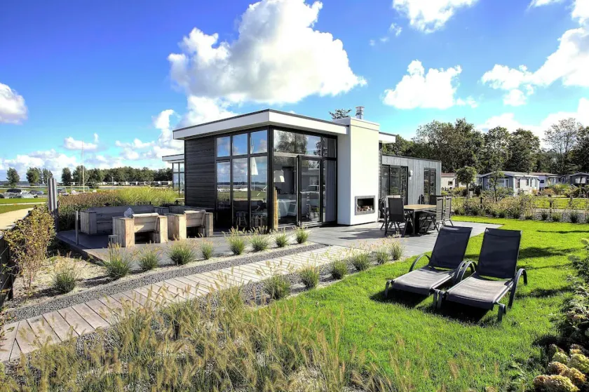 Chalet with 2 bedrooms and a terrace - Image 1