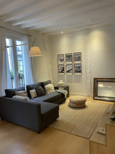 Appartement minimaliste au coeur de Bilbao, métro et parking à 50m - Image 1