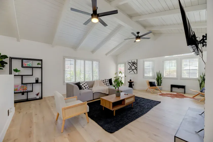 Stylish & Cozy | Mins to Beach | Theater | Hot Tub - Image 1