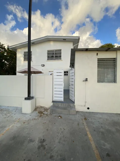 Situated in Saint Peter; MaryJays is 300 metres from Godings Bay Beach. - Image 1